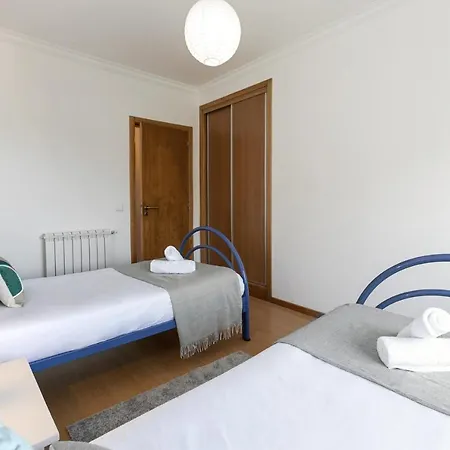 Hill Apartment *